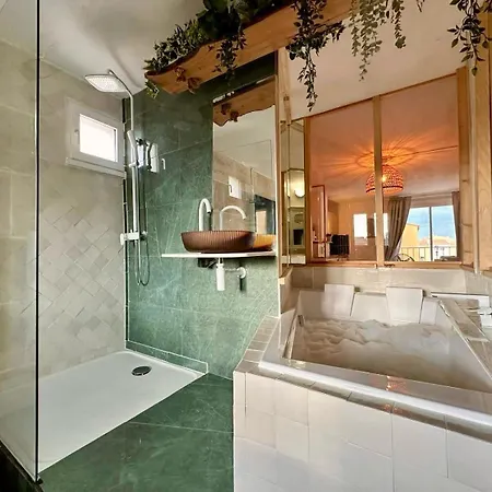 Loft Style Architecte - Bain Duo Et Cinema - Cap D'agde Appartement *